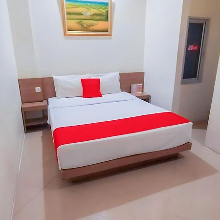 פאלמבאנג Hotel Domino מראה חיצוני תמונה