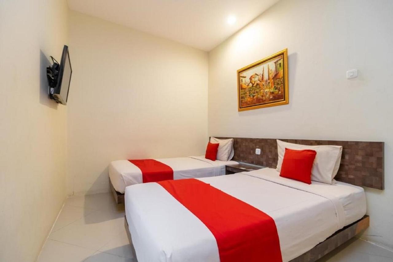 פאלמבאנג Hotel Domino מראה חיצוני תמונה