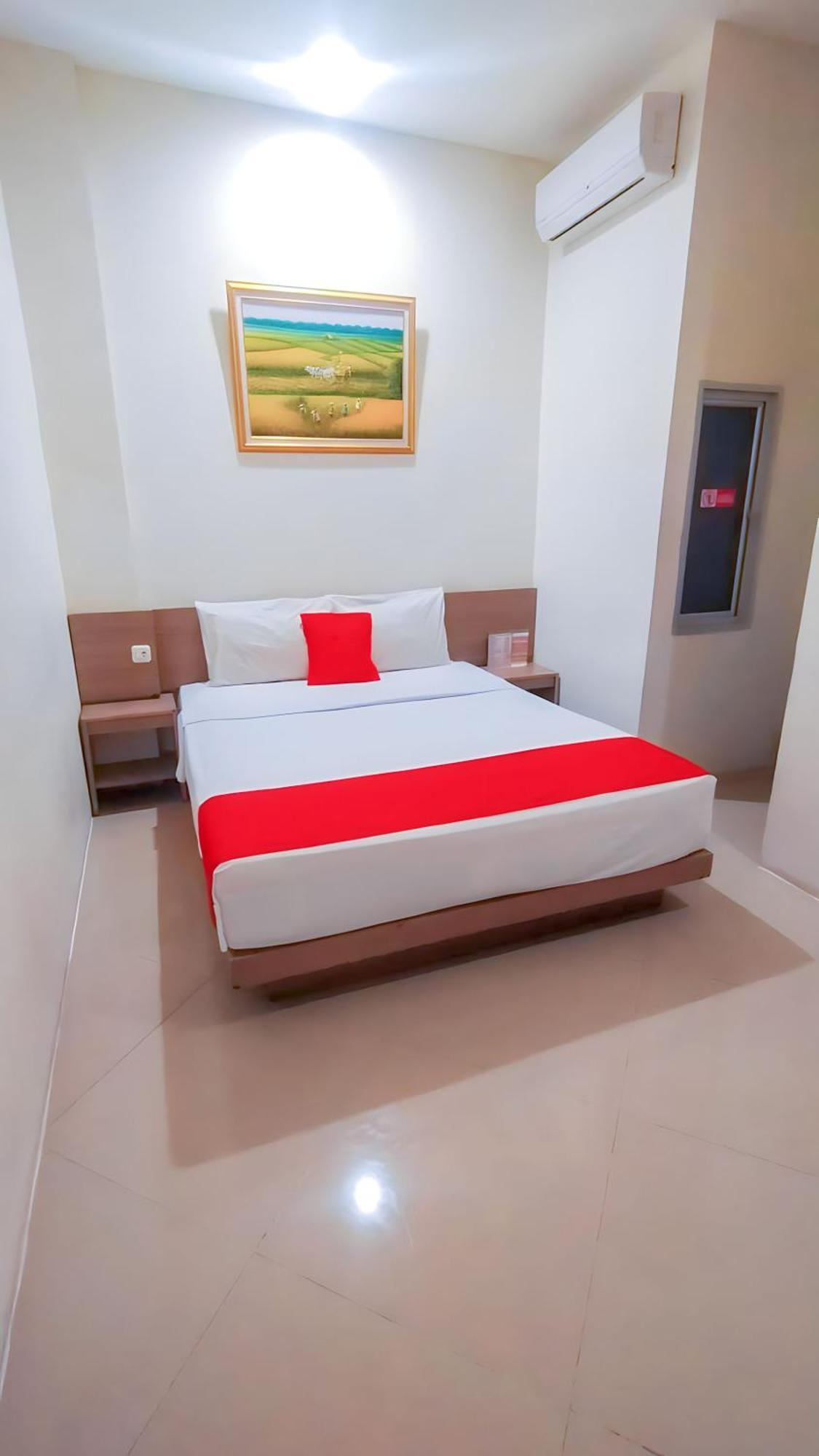 פאלמבאנג Hotel Domino מראה חיצוני תמונה