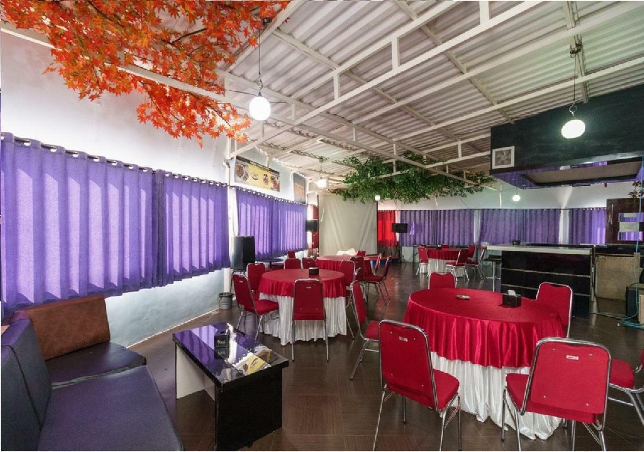 פאלמבאנג Hotel Domino מראה חיצוני תמונה